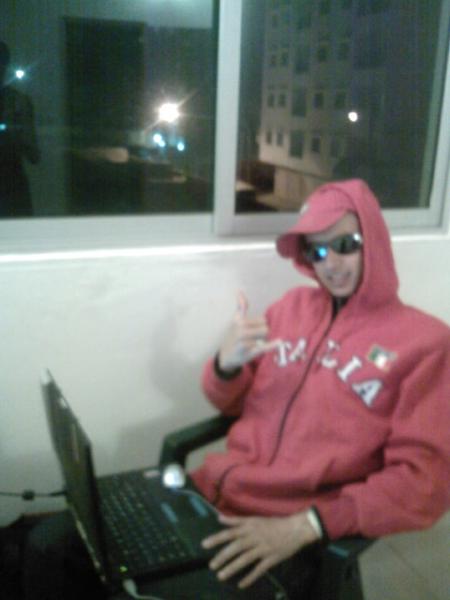          ===) lah ye3fo 3elina men had l msn (===